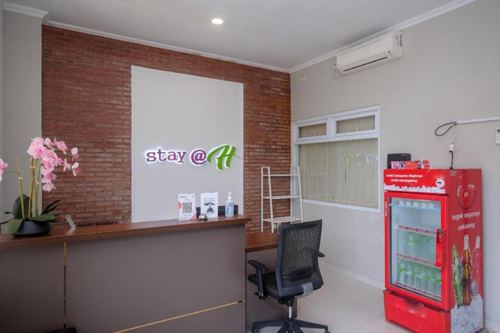 Urbanview Stay @H Jakal By Reddoorz Yogyakarta Eksteriør billede