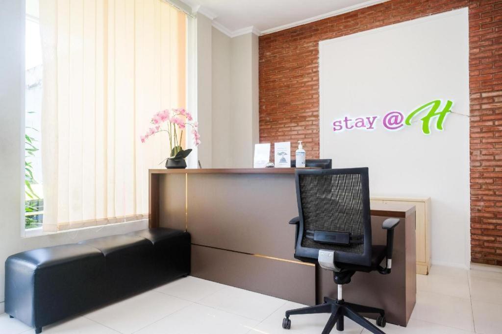 Urbanview Stay @H Jakal By Reddoorz Yogyakarta Eksteriør billede